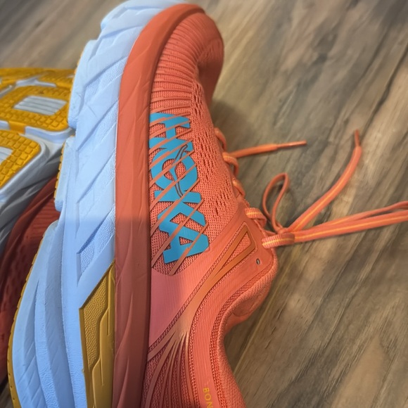 Women’s Hoka WBondi7 size 8 - Picture 3 of 4